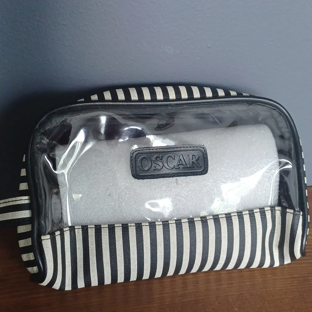 Oscar de La Renta cosmetic bag